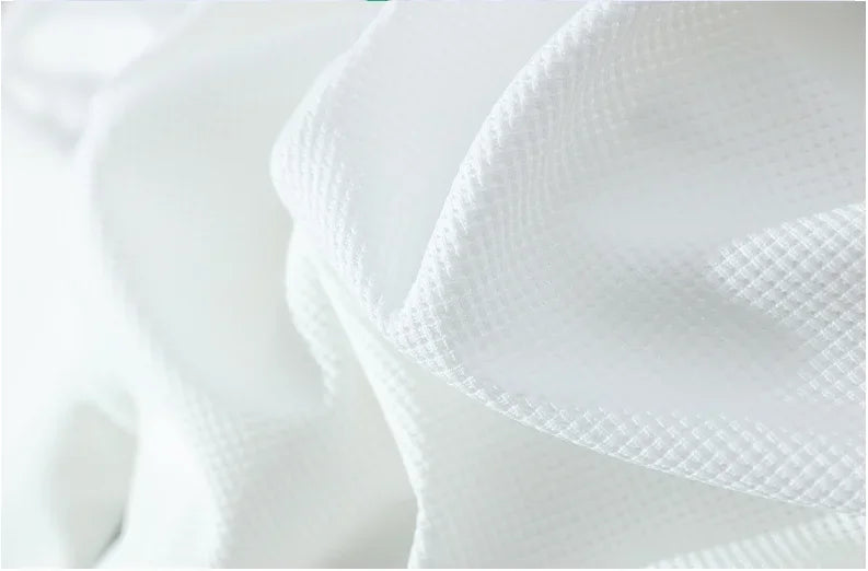 A 2025 new summer outdoor short-sleeved round-neck T-shirt and breathable shorts two-piece fashionable sporty casual suit